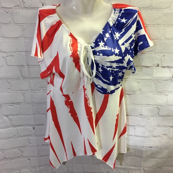 3/$25 Patriotic American Flag Style Gathered Front Top Size Medium - Picture 1 of 6